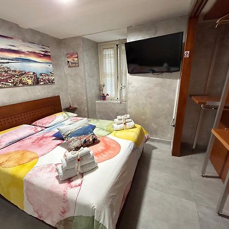 Casa Sofia Apartment เนเปิลส์ ภายนอก รูปภาพ