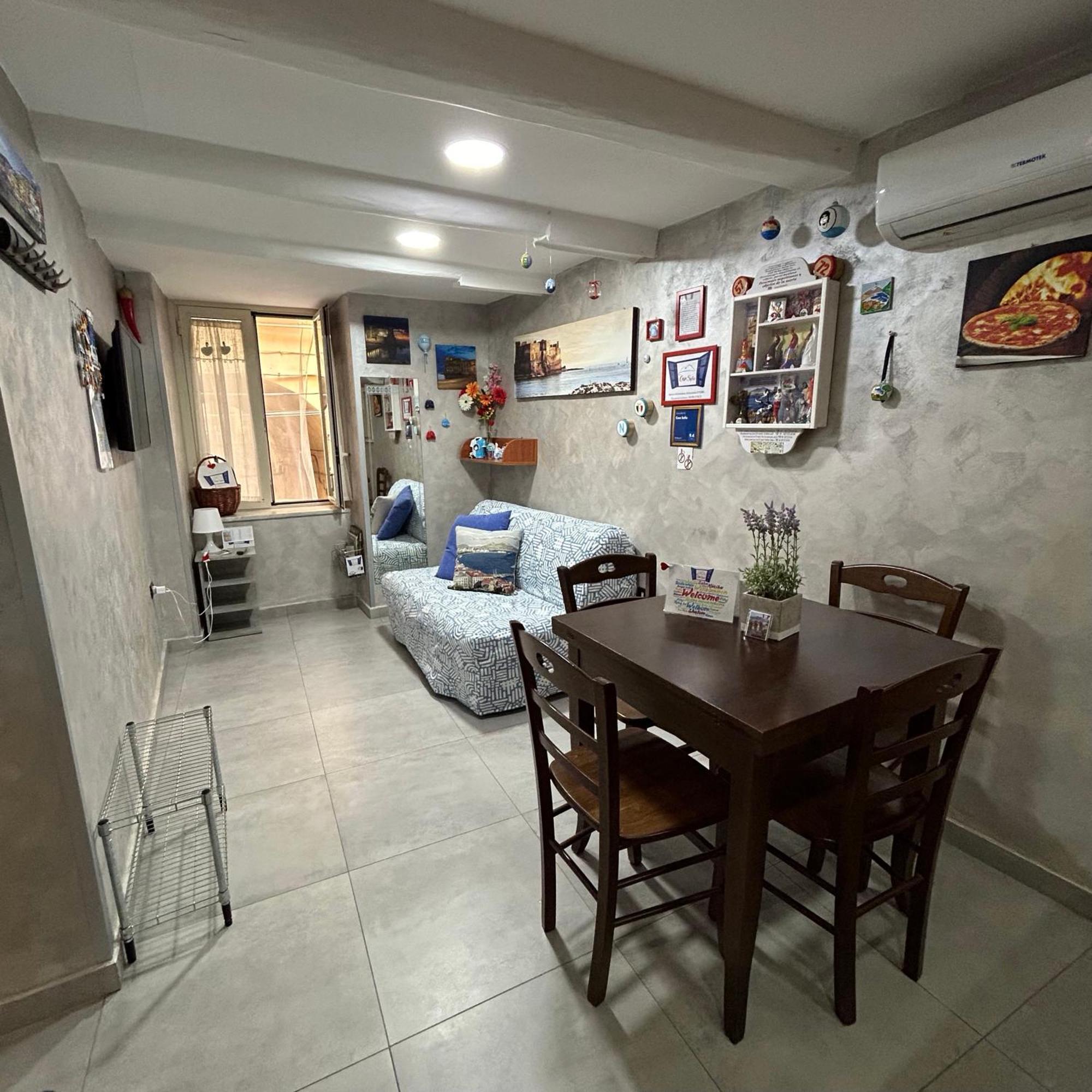 Casa Sofia Apartment เนเปิลส์ ภายนอก รูปภาพ